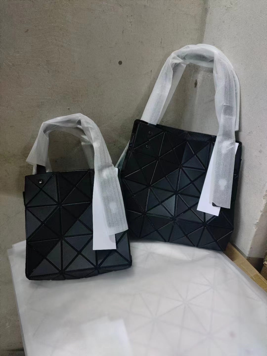 Women's Original Classic Frosted Geometric Diamond Pattern Tote Bags