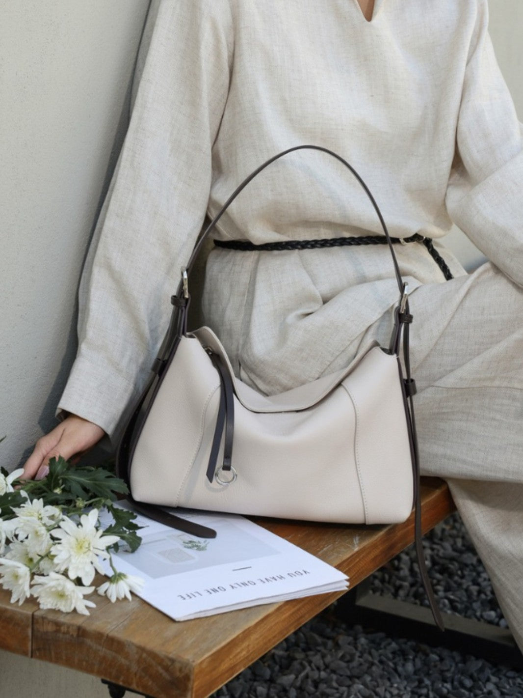 Women's Large Capacity Simple Commute Leather First Bags