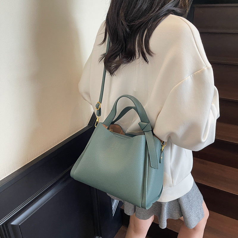 Women's Spring Simple Advanced Texture Trendy Large Capacity Commuter Shoulder Bags