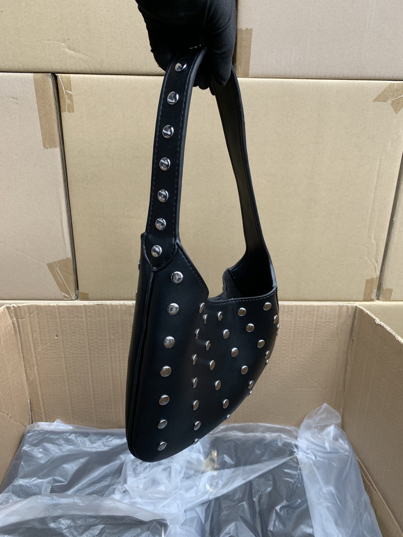 Women's Spanish Rivet Underarm Black Crescent-shaped Design Bucket Bag