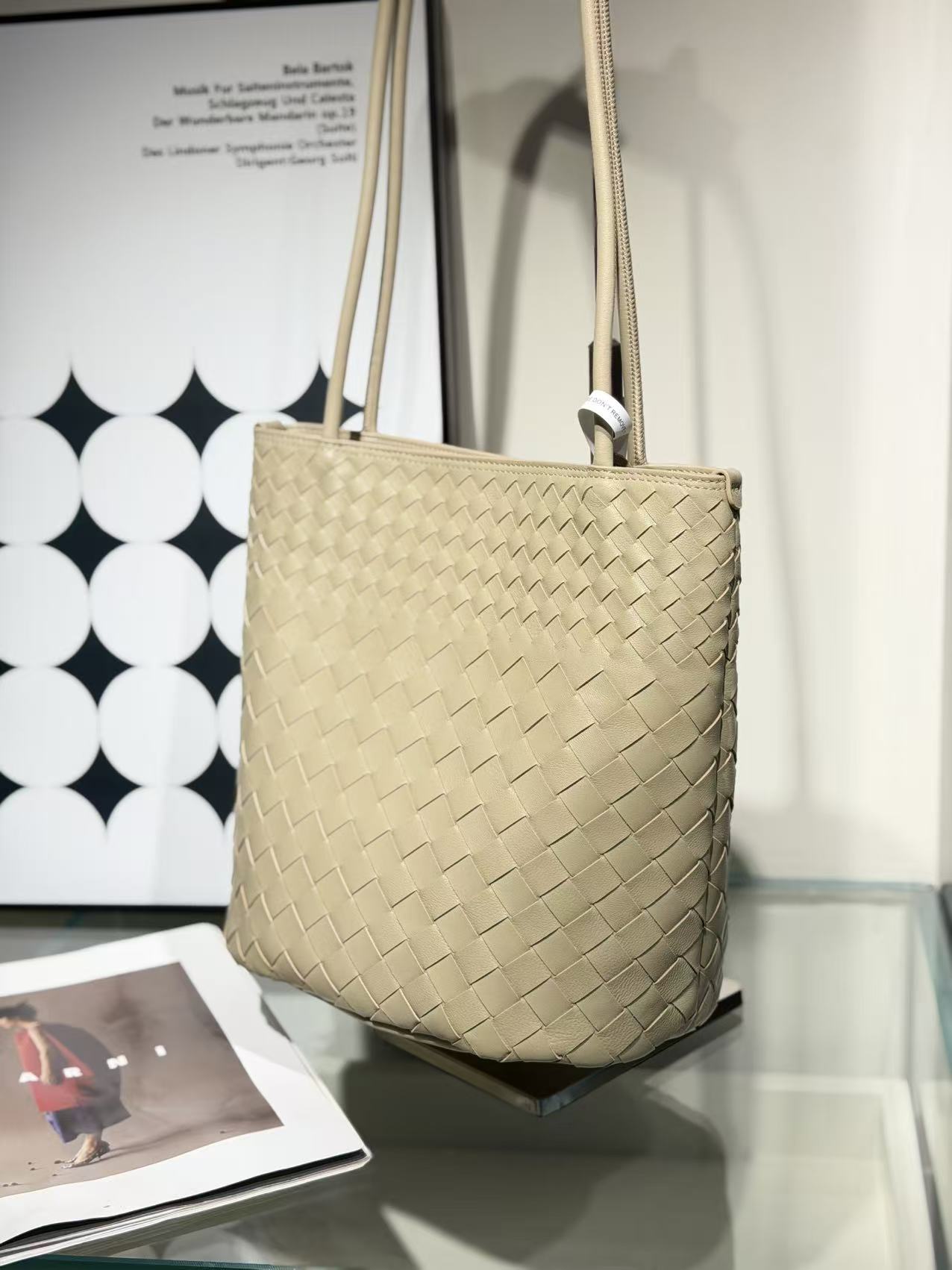 Niche High-grade Leisure Commute Woven Large Capacity Bucket Bag