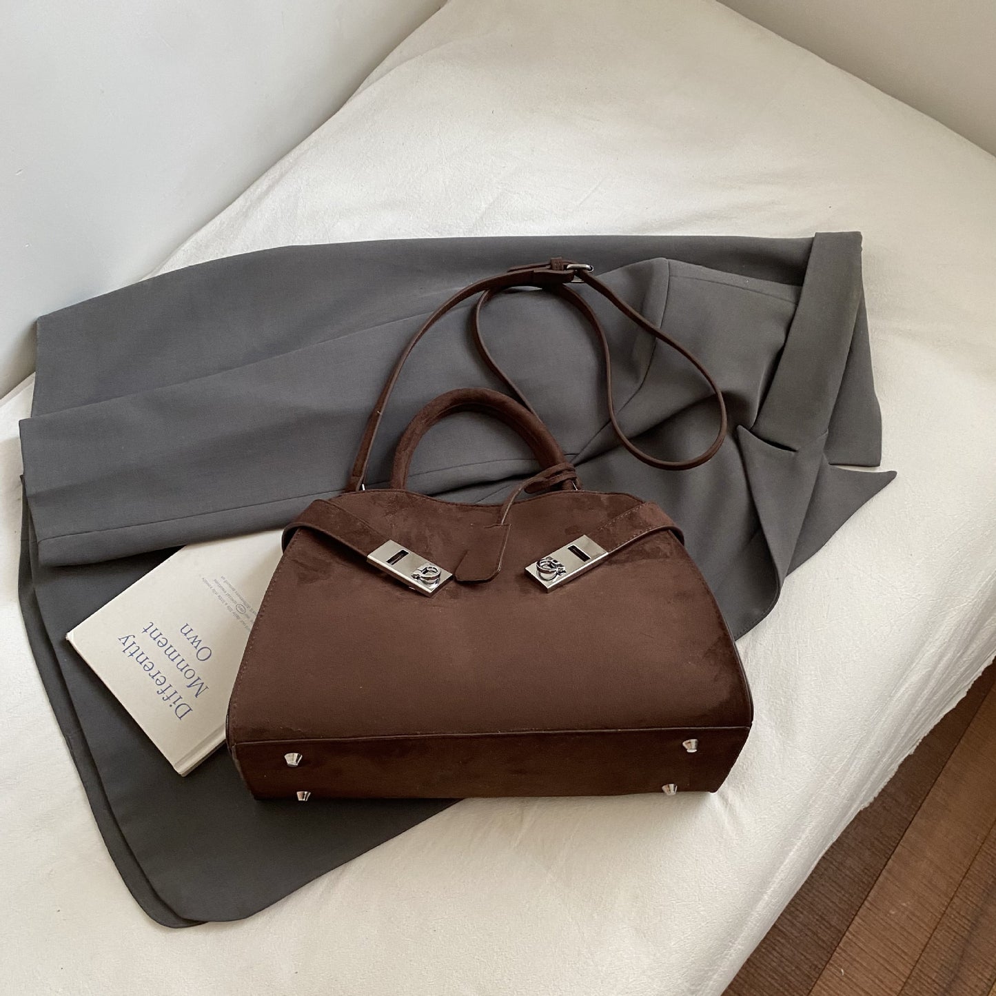 Women's Large Capacity Totes Design Light Luxury Bags