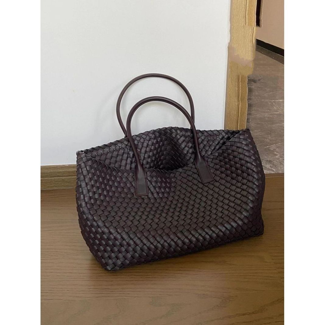 Women's Class Soft Leather Woven Portable Commuter Women's Handbag