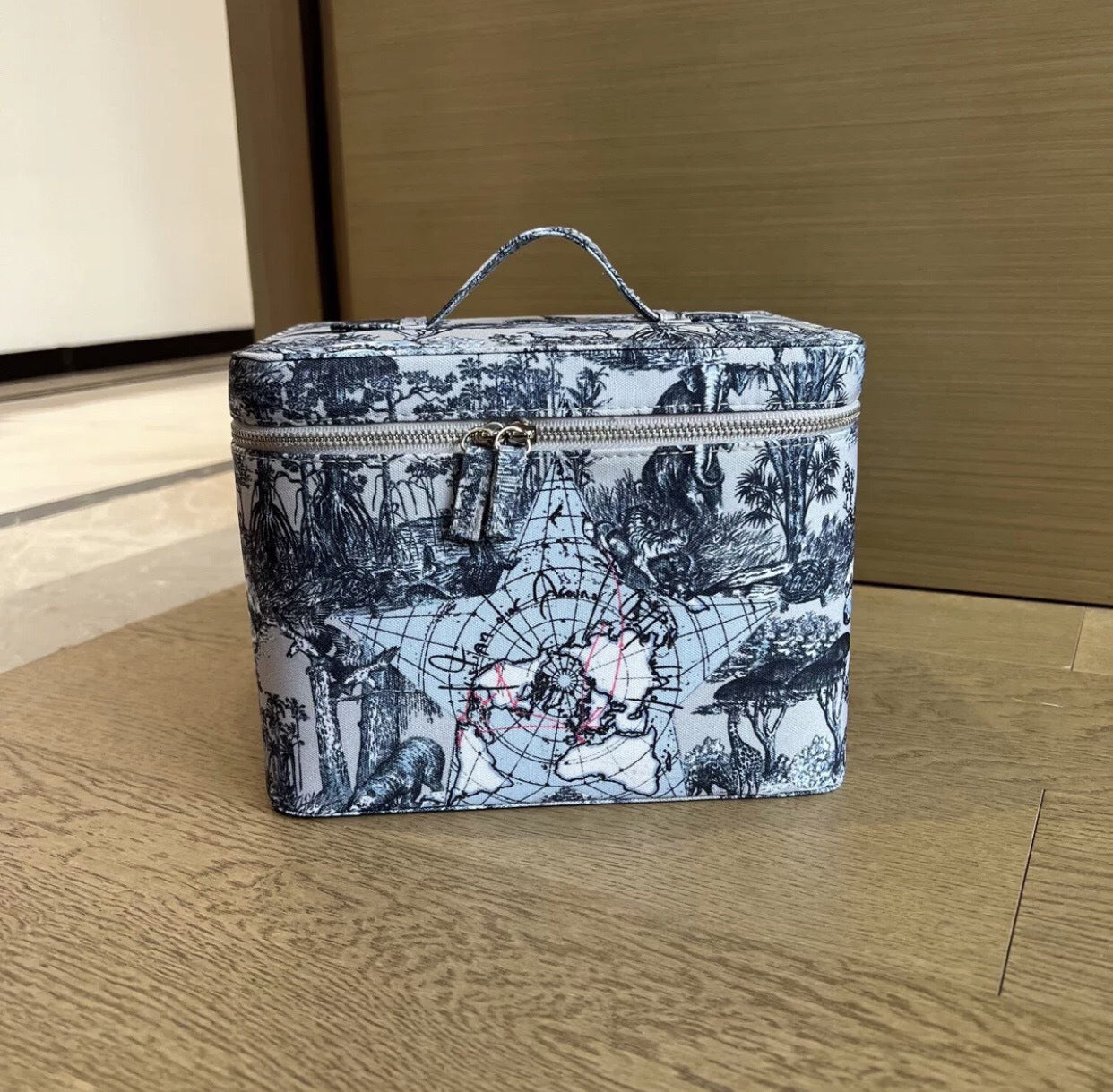 Popular Series Straw Overseas Version Large Makeup Bag