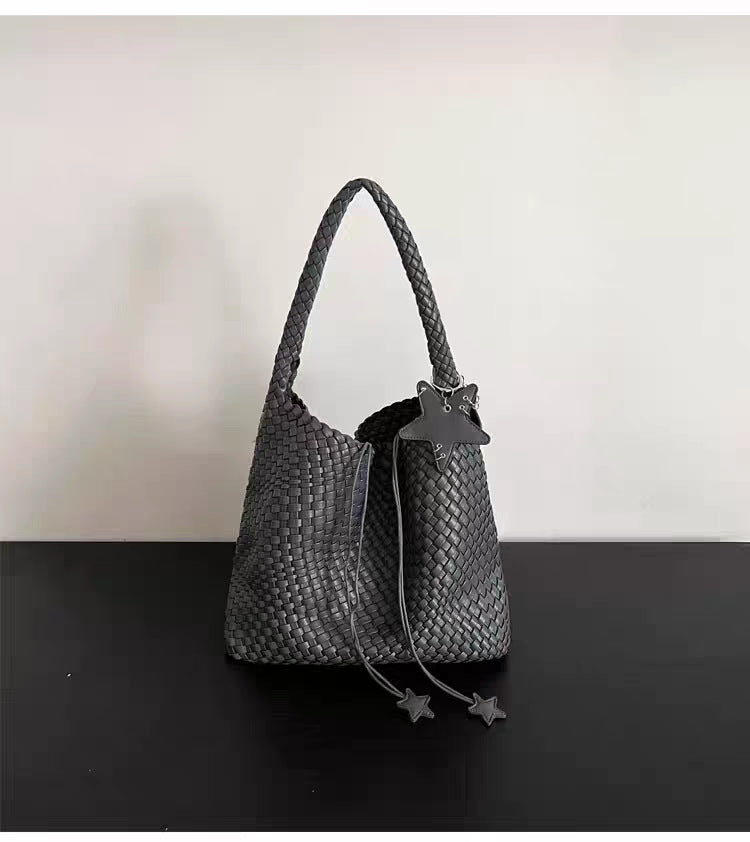Women's Hand-woven Underarm High-grade Sensitive Hand-held Fashion Bags