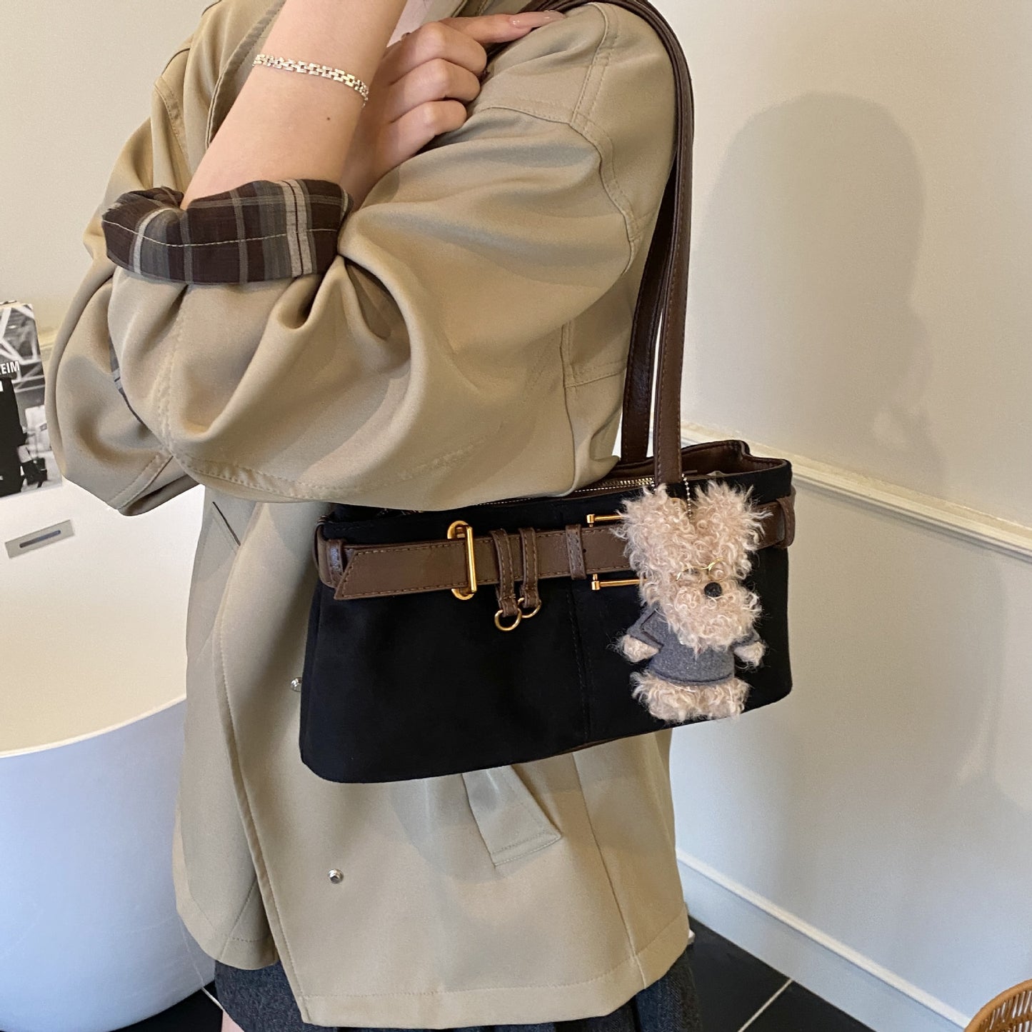 Women's Niche Retro Suede Baguette High-grade Commute Bags