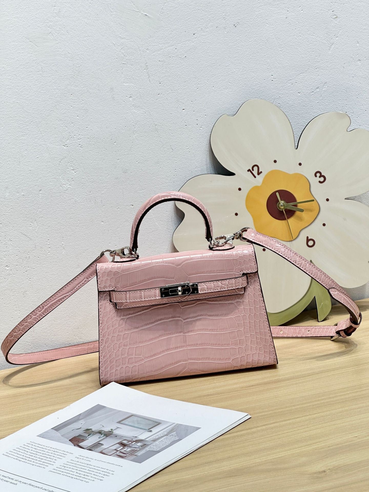 Women's Quality Crocodile Pattern Second Generation Kelly Fashion Candy Color Handbags