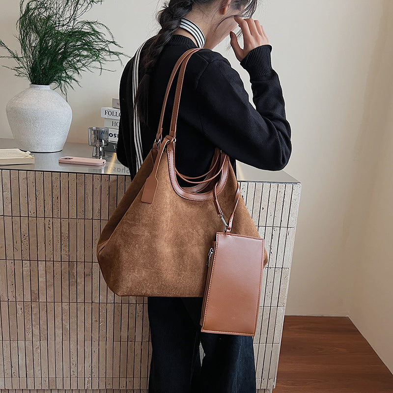 Women's Suede Large Capacity Underarm Retro Mother Bucket Bags
