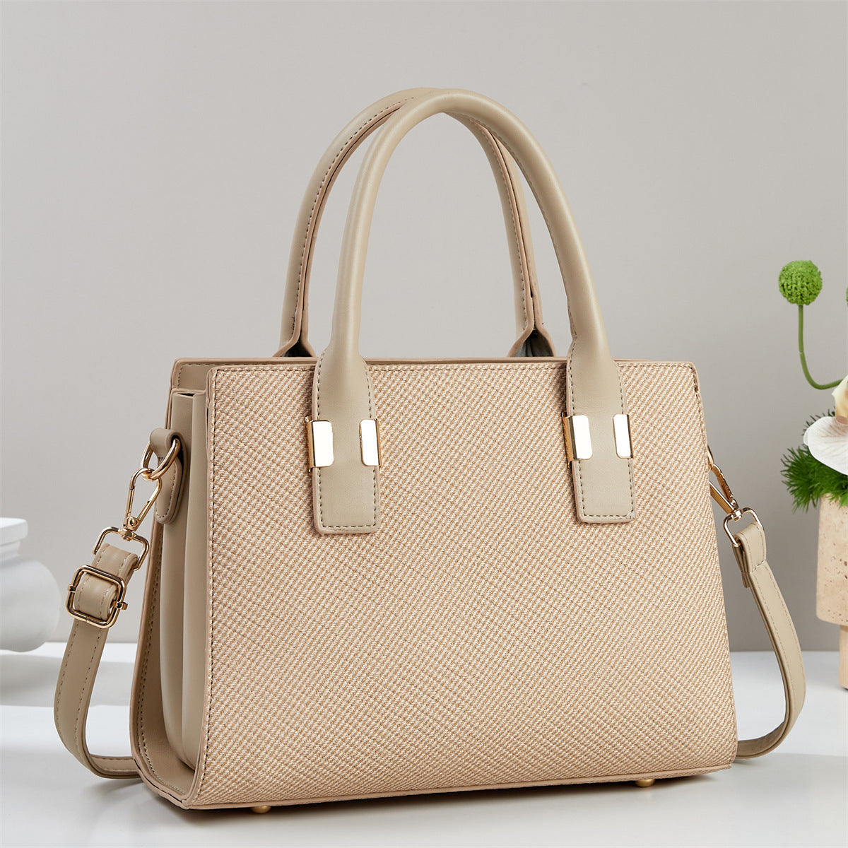 Women's Trendy High Textured Large Capacity Women's Handbag