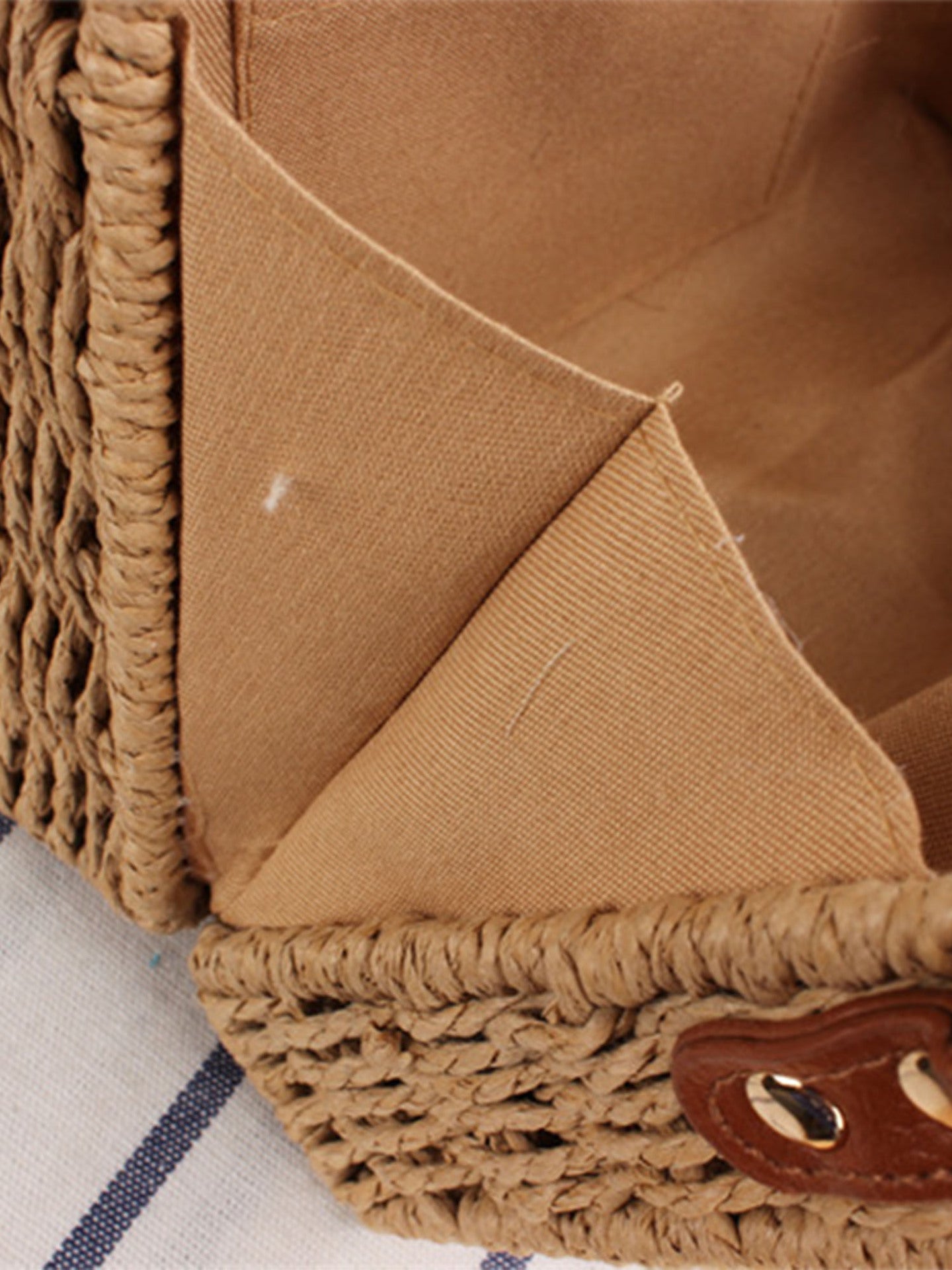 Niche Woven Stitching Leather Flip Box Women's Messenger Bag