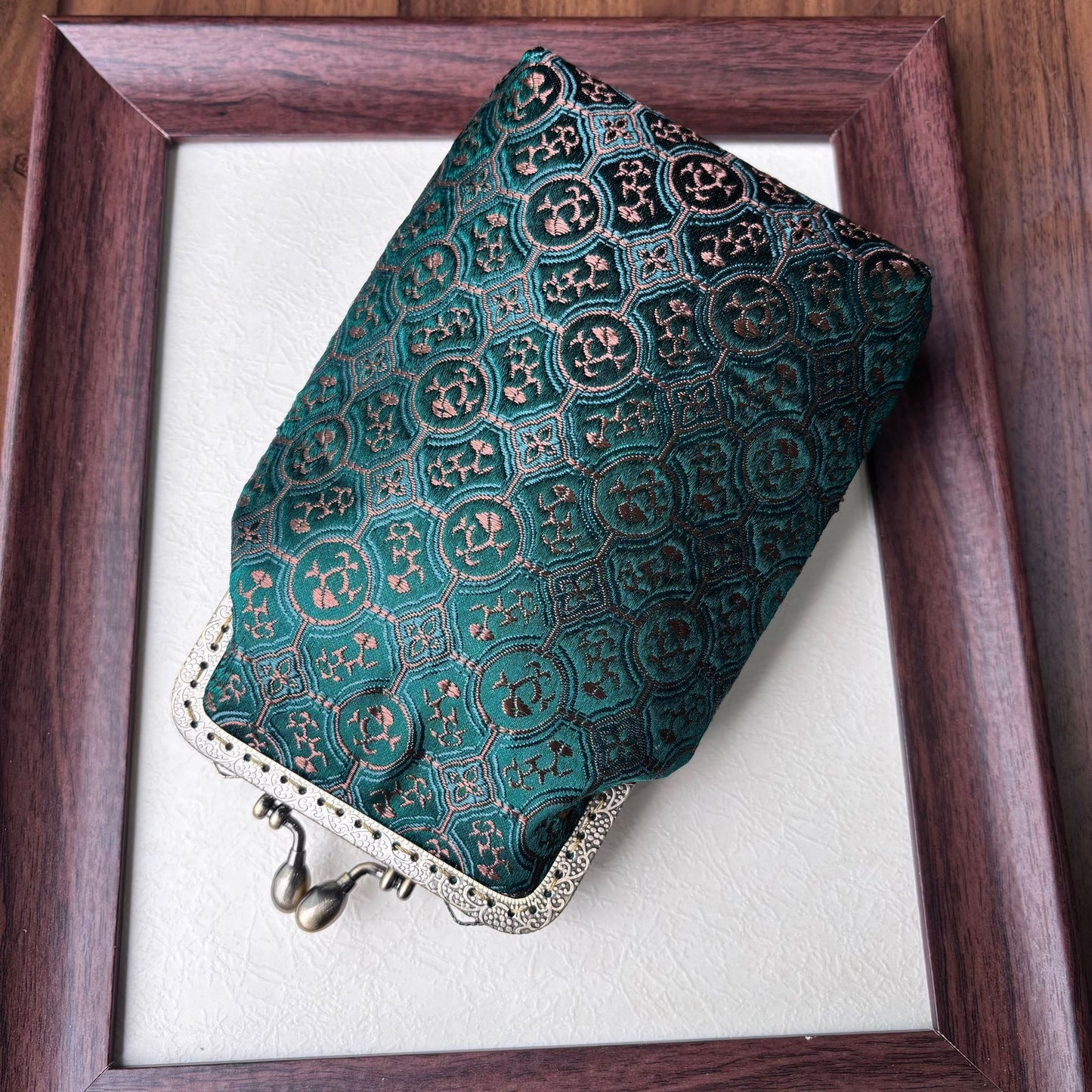 Finished Ancient Style Female Vertical Retro Tassel Frame Mobile Phone Bag