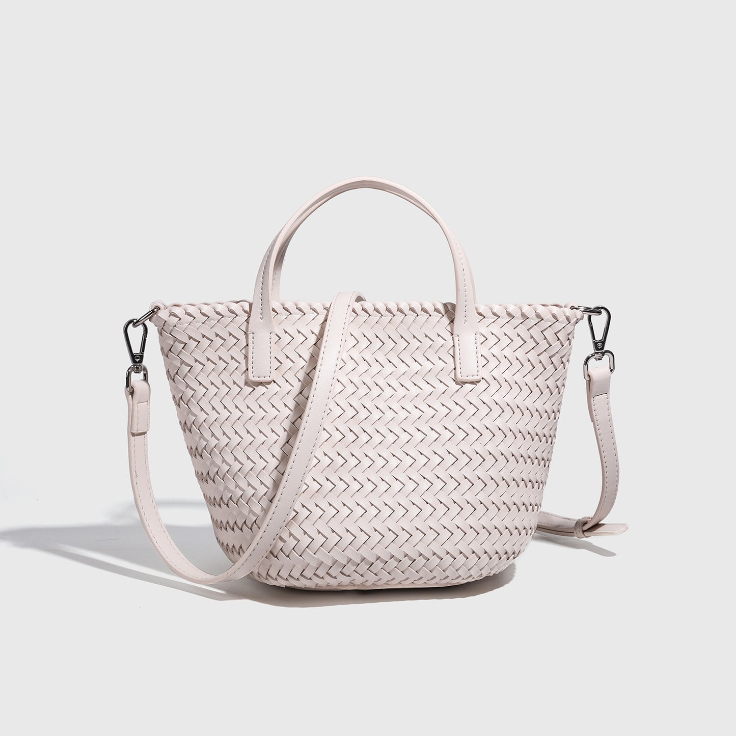 Classy Cowhide Hand-woven Large Capacity Leather Women's Handbag