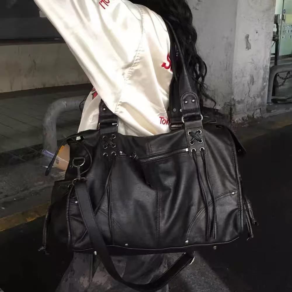 Women's Niche Large Capacity Retro Rivet Strap Tote Bags