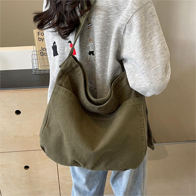 Women's Large Capacity Leisure Commute Simple Fresh High-grade Women's Messenger Bag