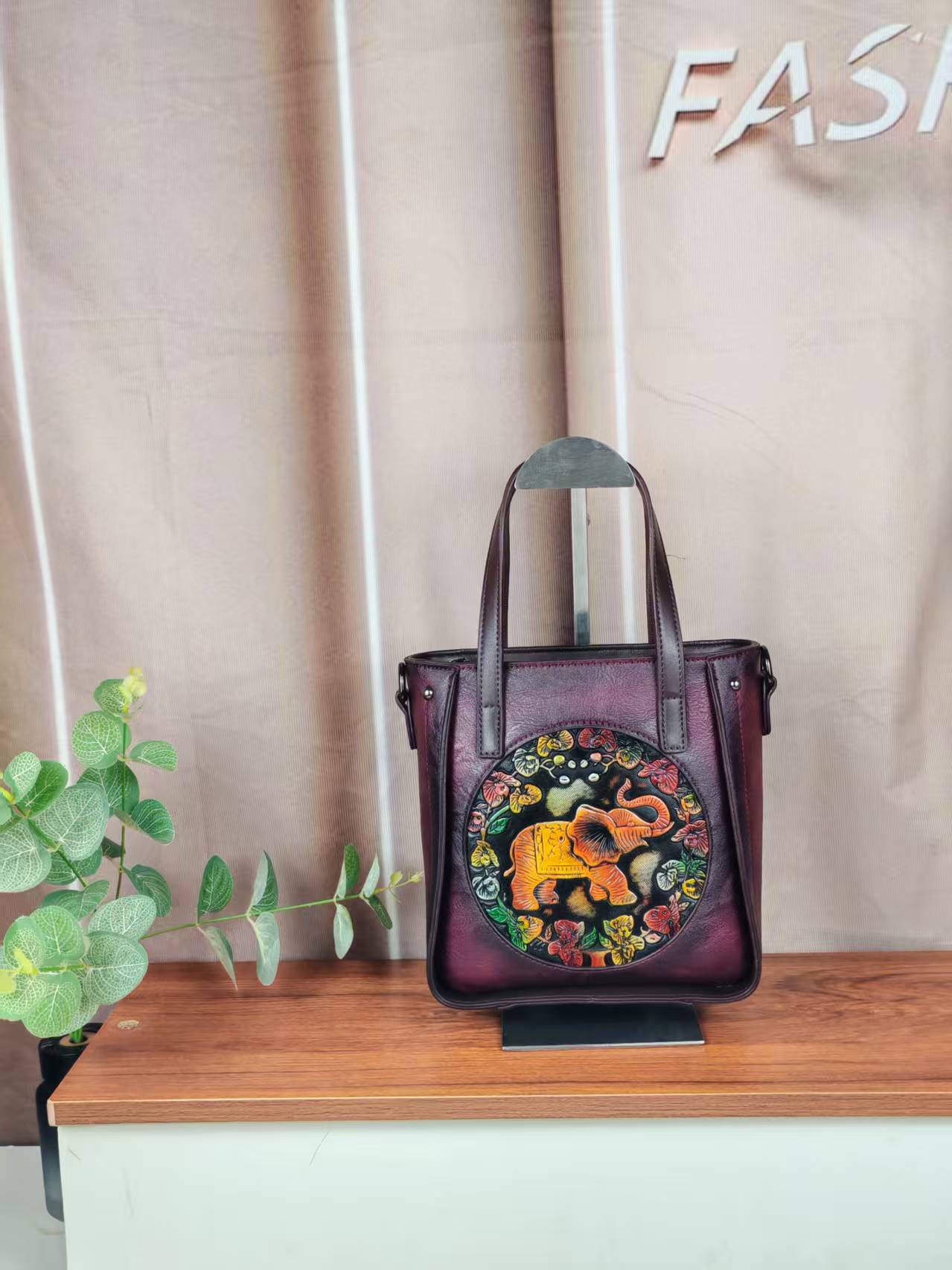 Women's Embossed Leather Carving Lucky Elephant High-grade Large Women's Shoulder Bag