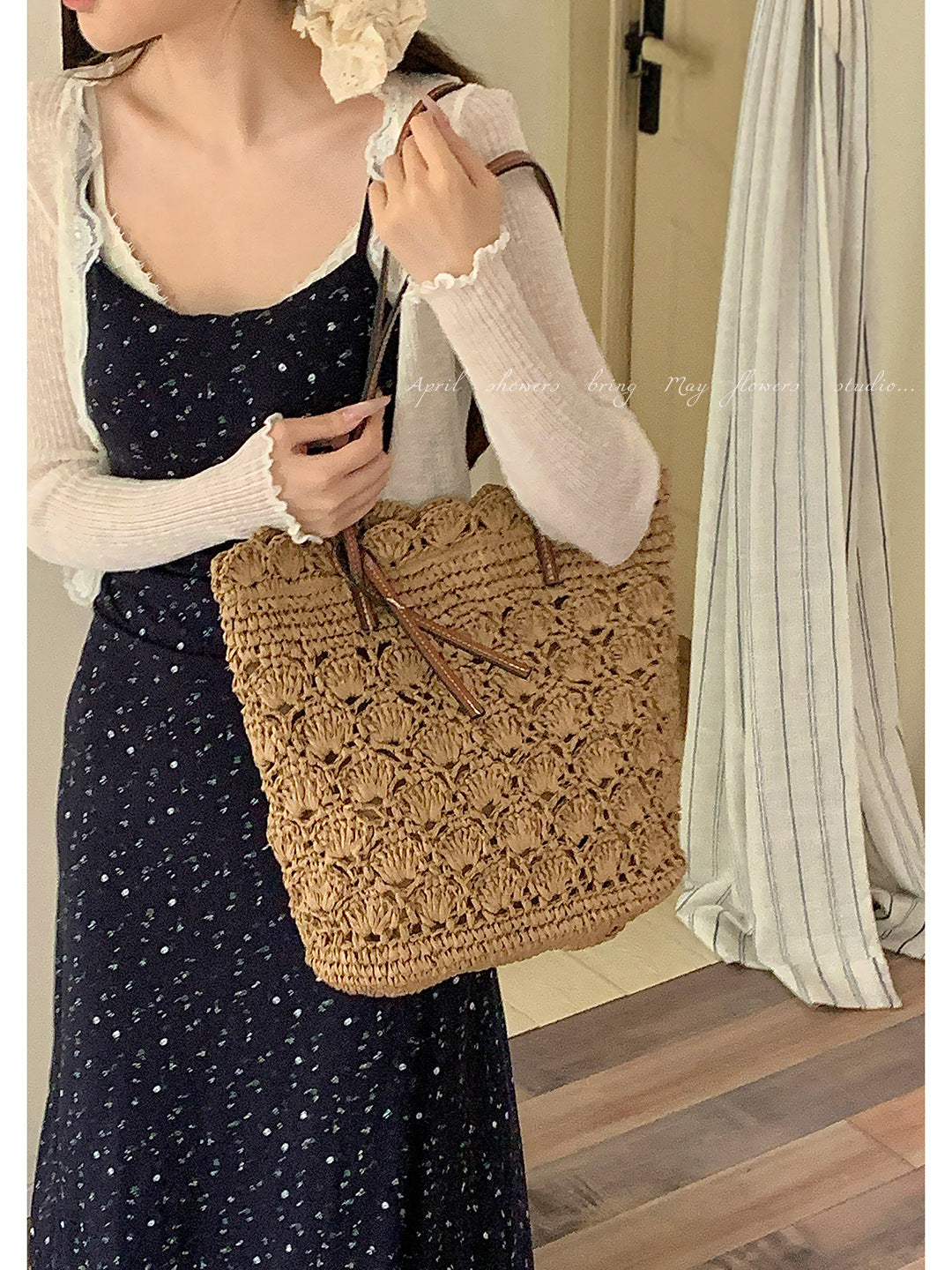 Women's Large Capacity Underarm Straw Simple Hollow Tote Bag