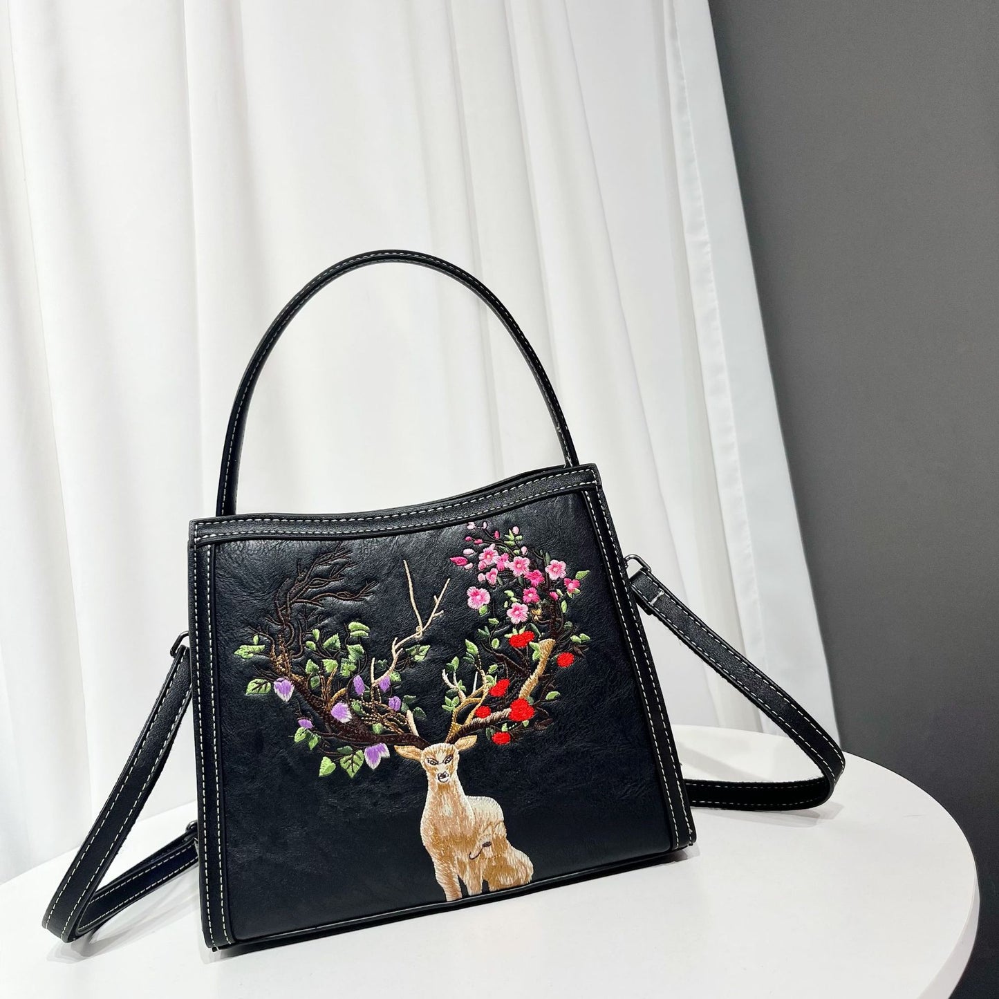 Chinese Style Embroidery Sika Deer Design Women's Handbag