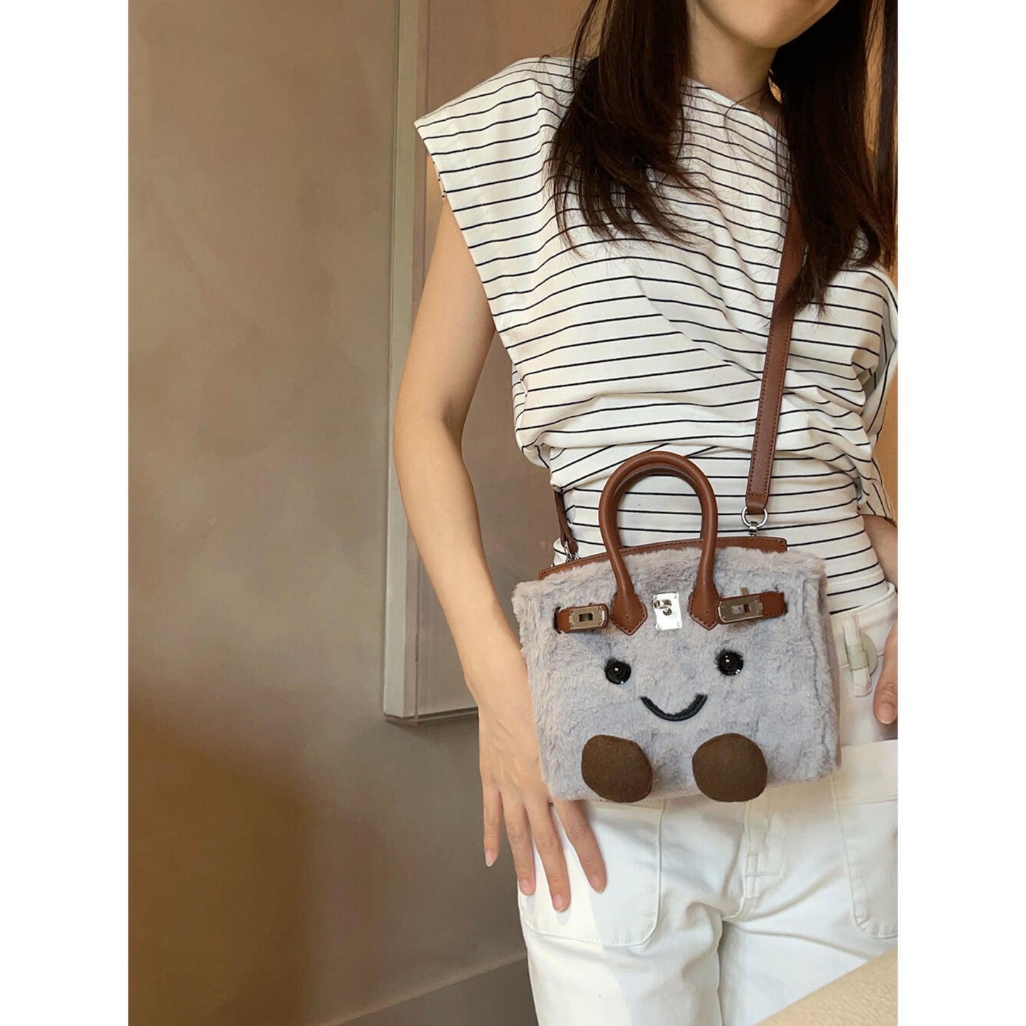 Women's Cute Cartoon Smile Plush Large Capacity Women's Handbag