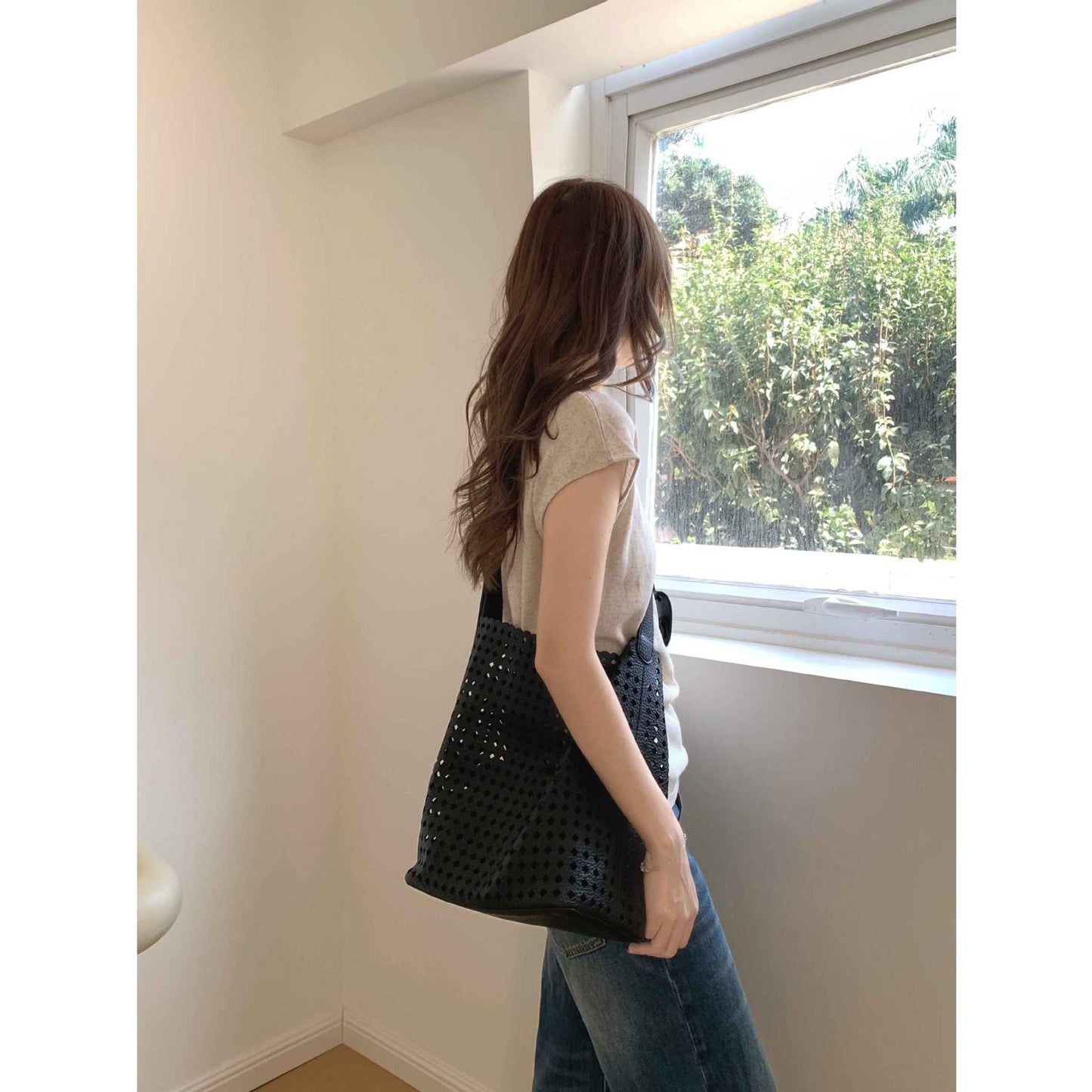 Versatile Women's Niche Design Hollow Commuter Women's Handbag