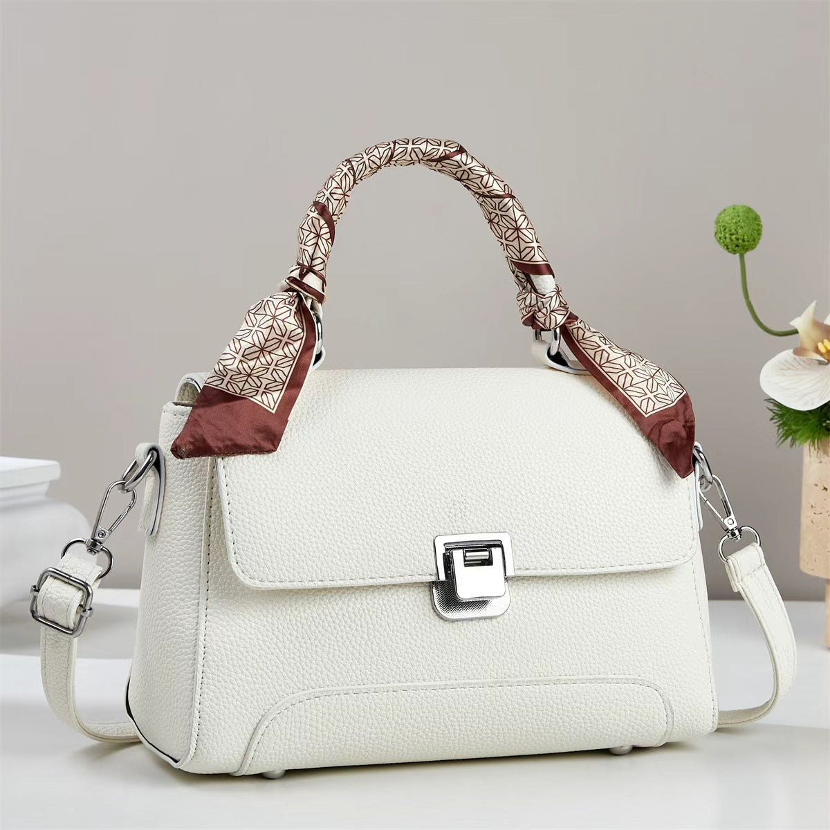 Women's Embossed Stitching Pouch Good-looking Large Capacity Women's Handbag