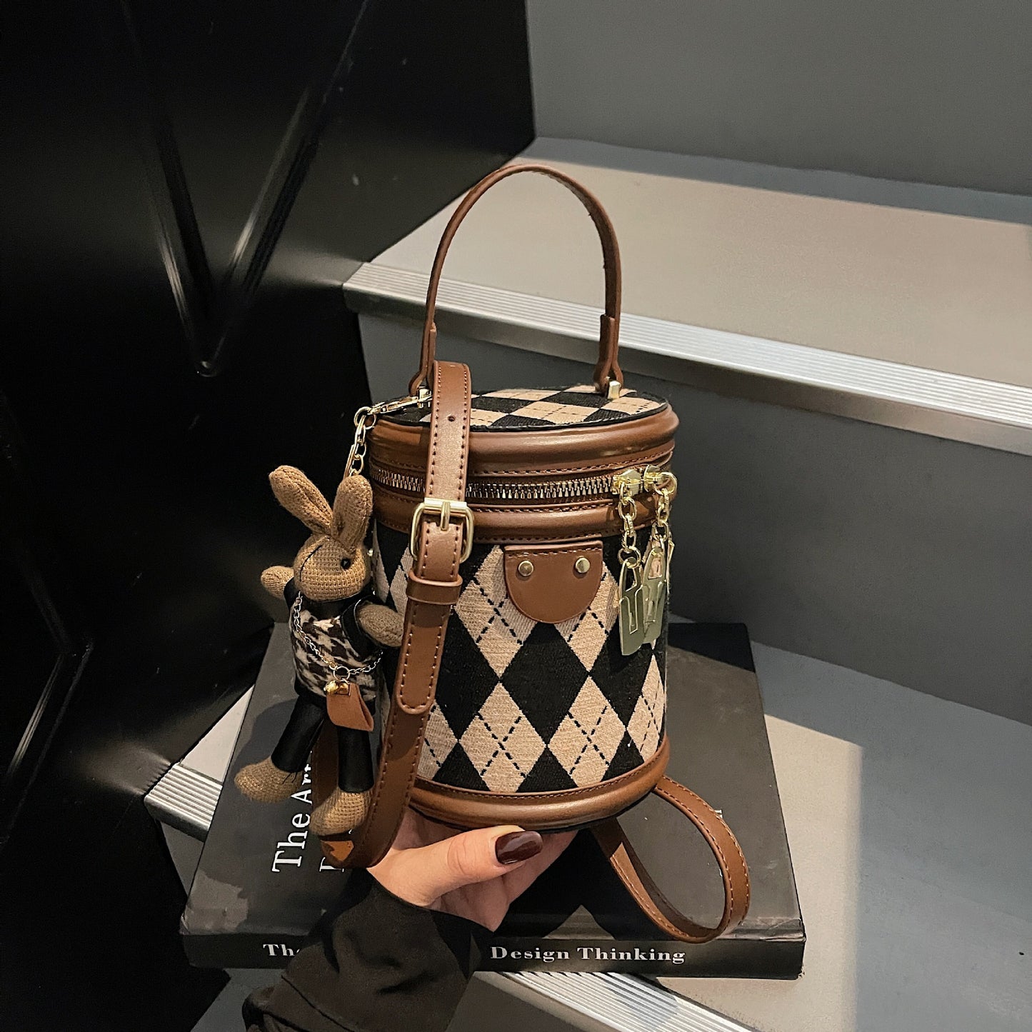 Women's Niche Portable Round Fashion Plaid Contrast Color Super Shoulder Bags