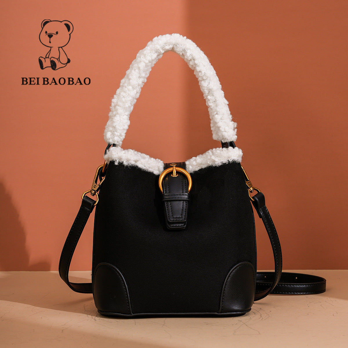 Women's Light Luxury Western Style Retro City Bucket Bag