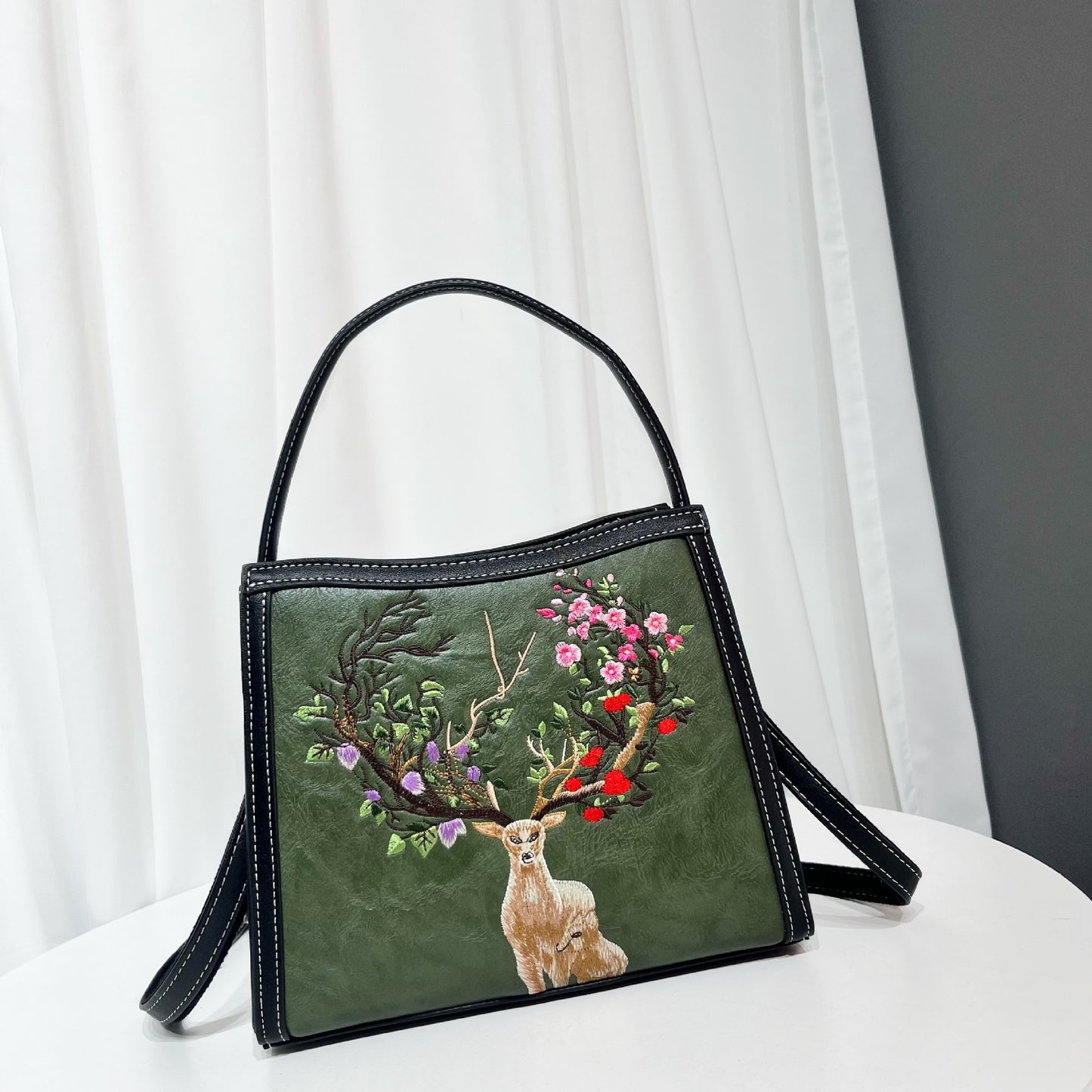 Chinese Style Embroidery Sika Deer Design Women's Handbag