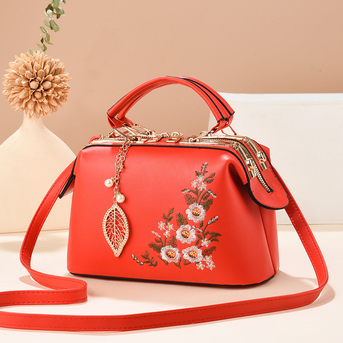 Women's Capacity National Style Floral Dignified Elegant Women's Shoulder Bag
