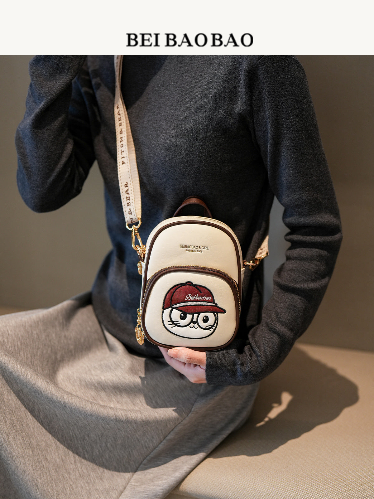 Women's Source Cartoon Baseball Cap Fashion Mobile Phone Bag