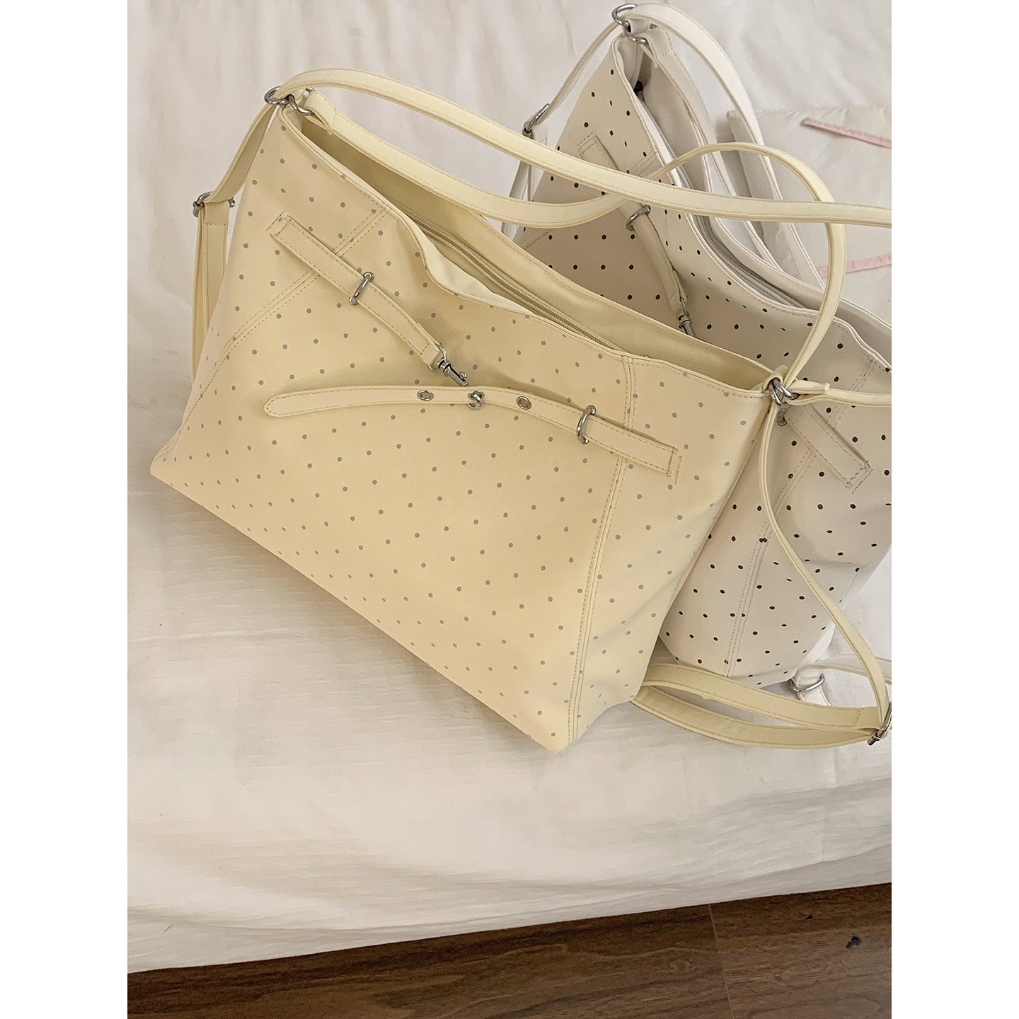 Women's Korean Underarm Commuter Polka Dot Tote Bag