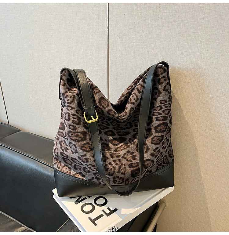 Women's Retro Minority Commuter Suede Fashion Large Capacity Bags