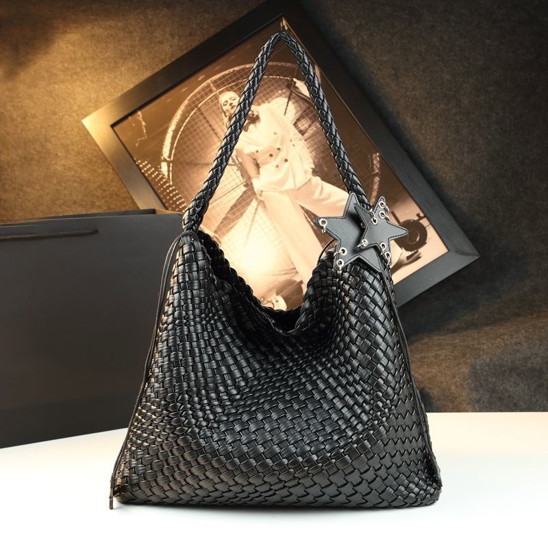 Women's Big Fashion Genuine Leather Trend Underarm Large Capacity Women's Handbag