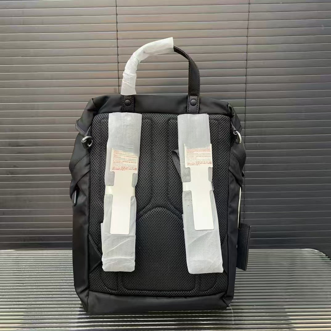 Men's Large Capacity Waterproof Nylon Fashion Simple Leisure Backpack