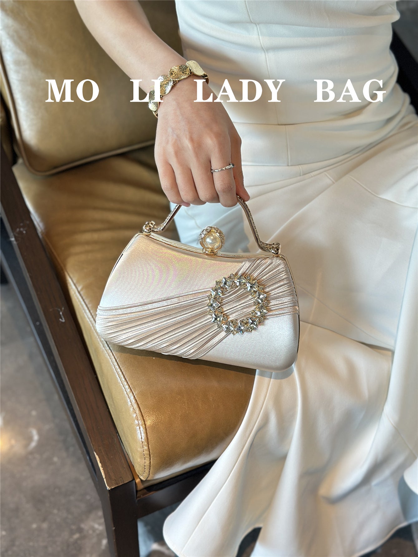 Women's Satin Pleated Lady With Diamond Dinner Women's Messenger Bag