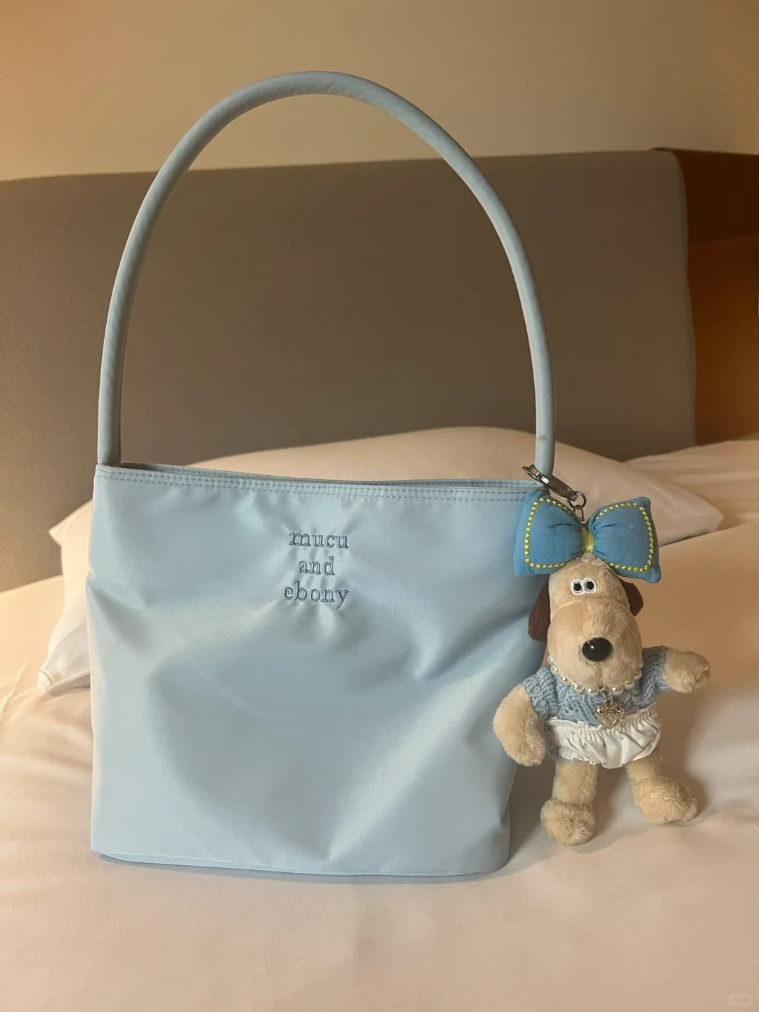 Classy Design Portable Letter Embroidered Nylon Women's Shoulder Bag