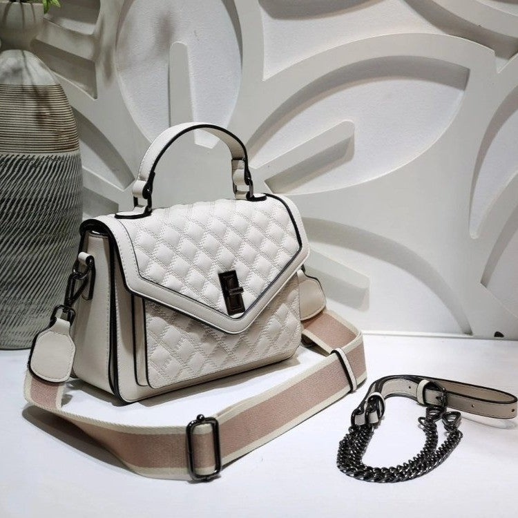 Women's Rhombus Simple Commute Fashion Large Capacity Chain Bags