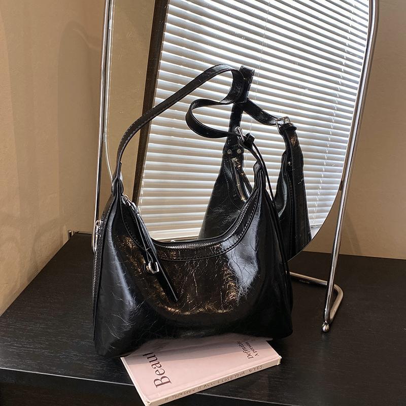 Women's Spring Korean Style Design Fashion Large Capacity Underarm Bag