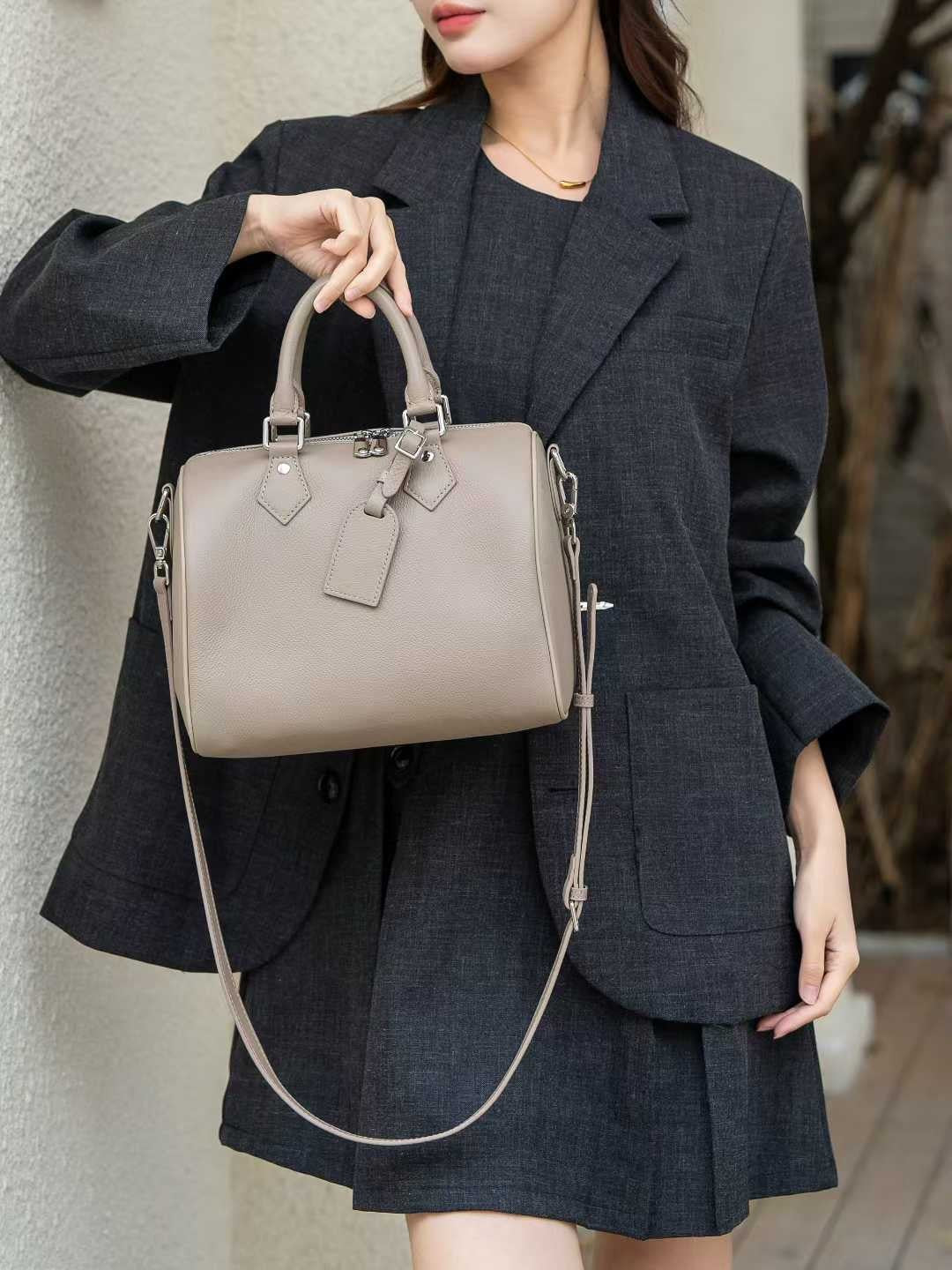 Women's Fashion Genuine Leather Simple High-grade Feeling Tong Portable Women's Shoulder Bag