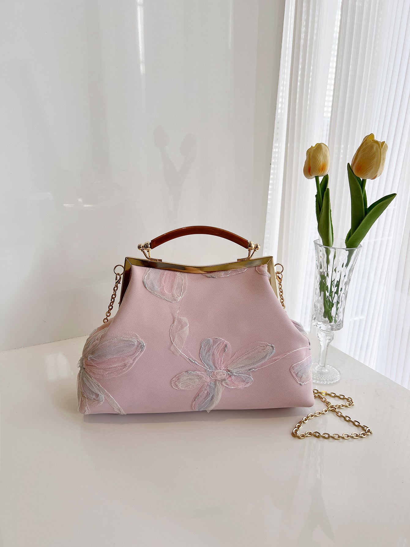 Women's Embroidered Chinese Style Retro Dinner Flower Portable Shell Coin Purses