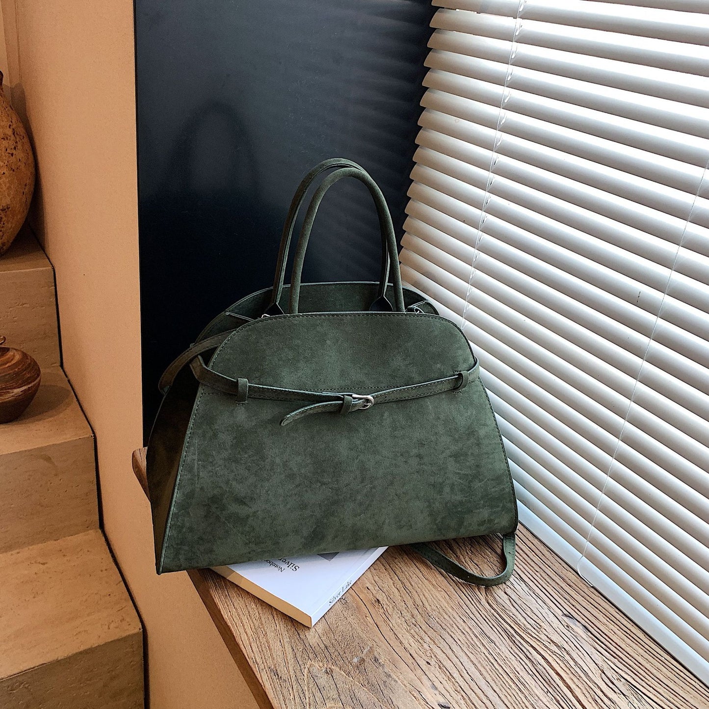 Advanced Texture Retro Large Capacity Niche Western Style Fashion Women's Shoulder Bag