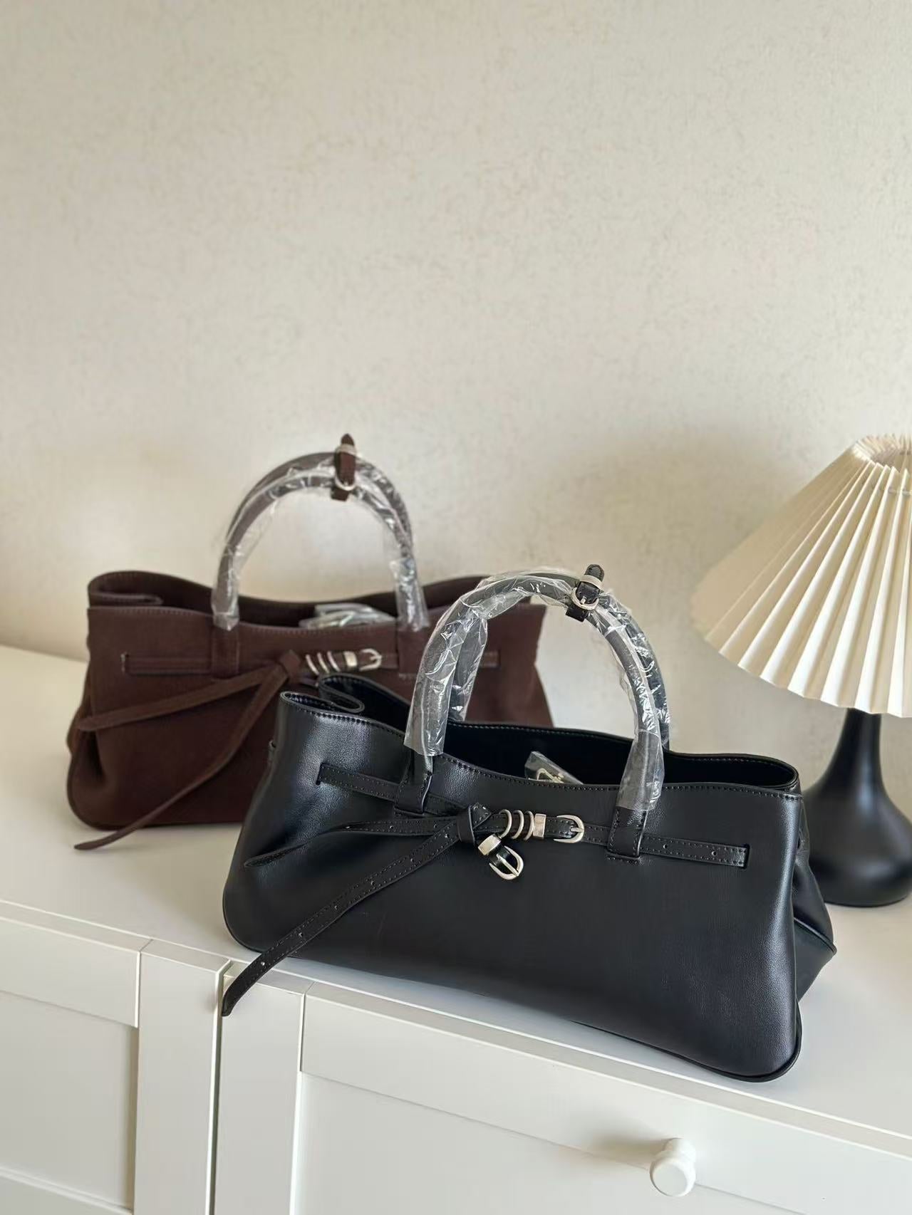 Korean Style Niche Leather Pastel Minimalist Retro Women's Shoulder Bag