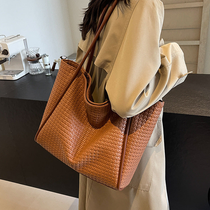 Women's High Sense Woven Retro Large Capacity Underarm Simple Temperament Commute Shoulder Bags