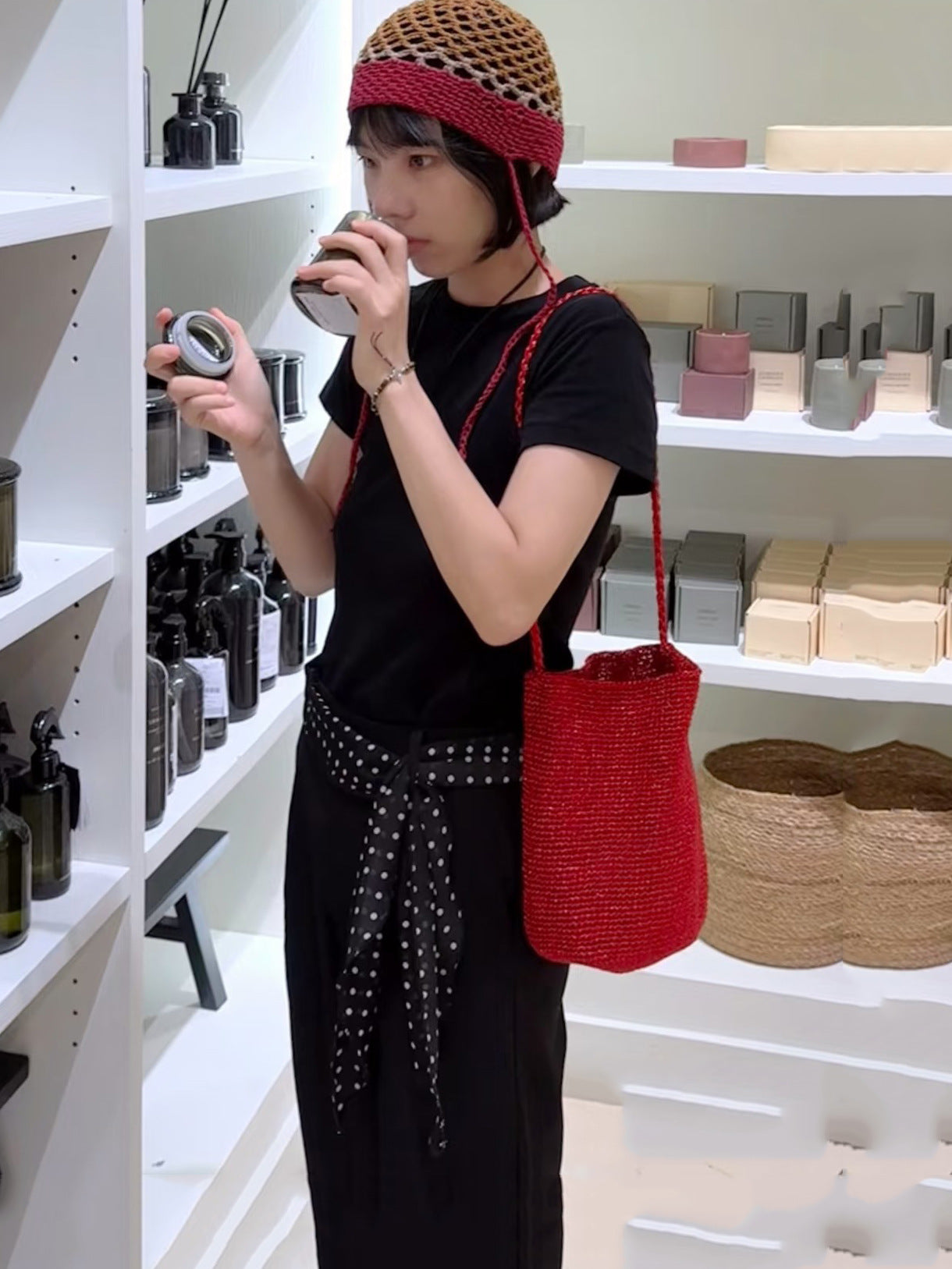 Women's Gold Thread Hand-woven Design Underarm Beach Bucket Bag