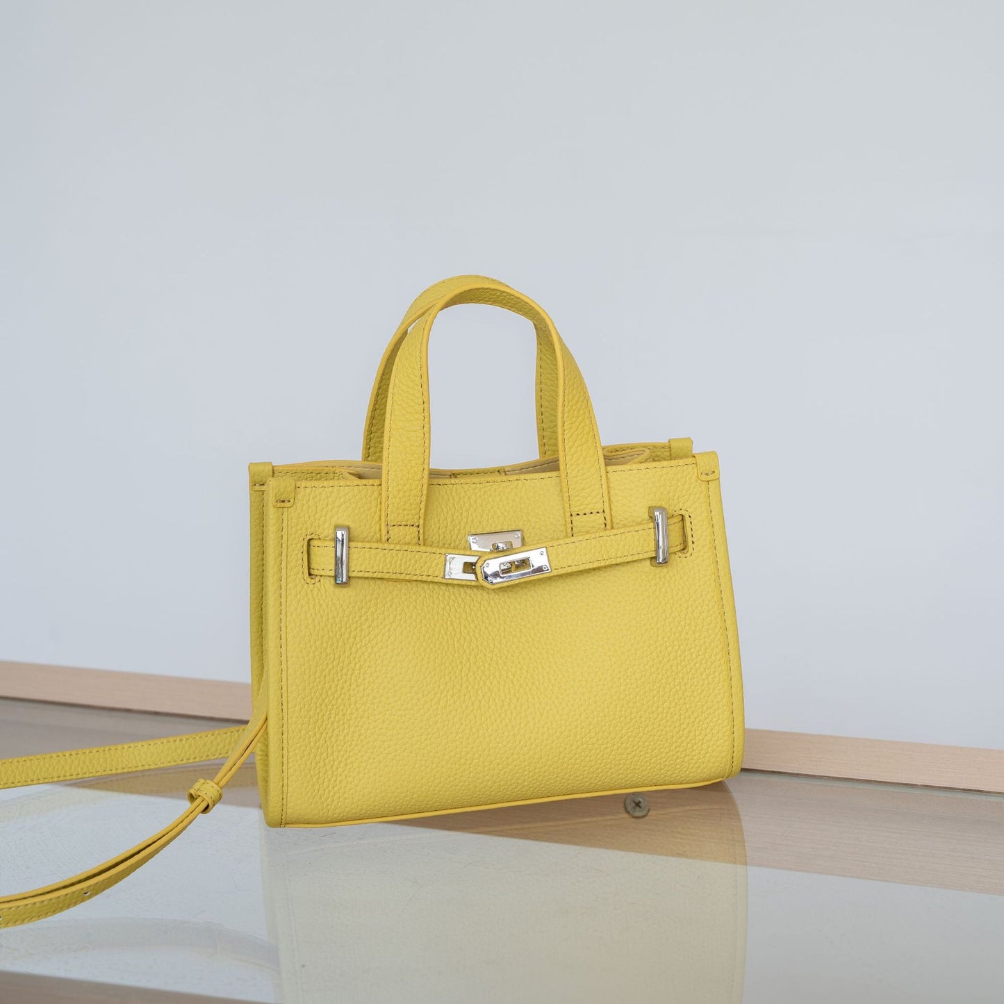 Women's Advanced Texture First Layer Cowhide Lychee Bags