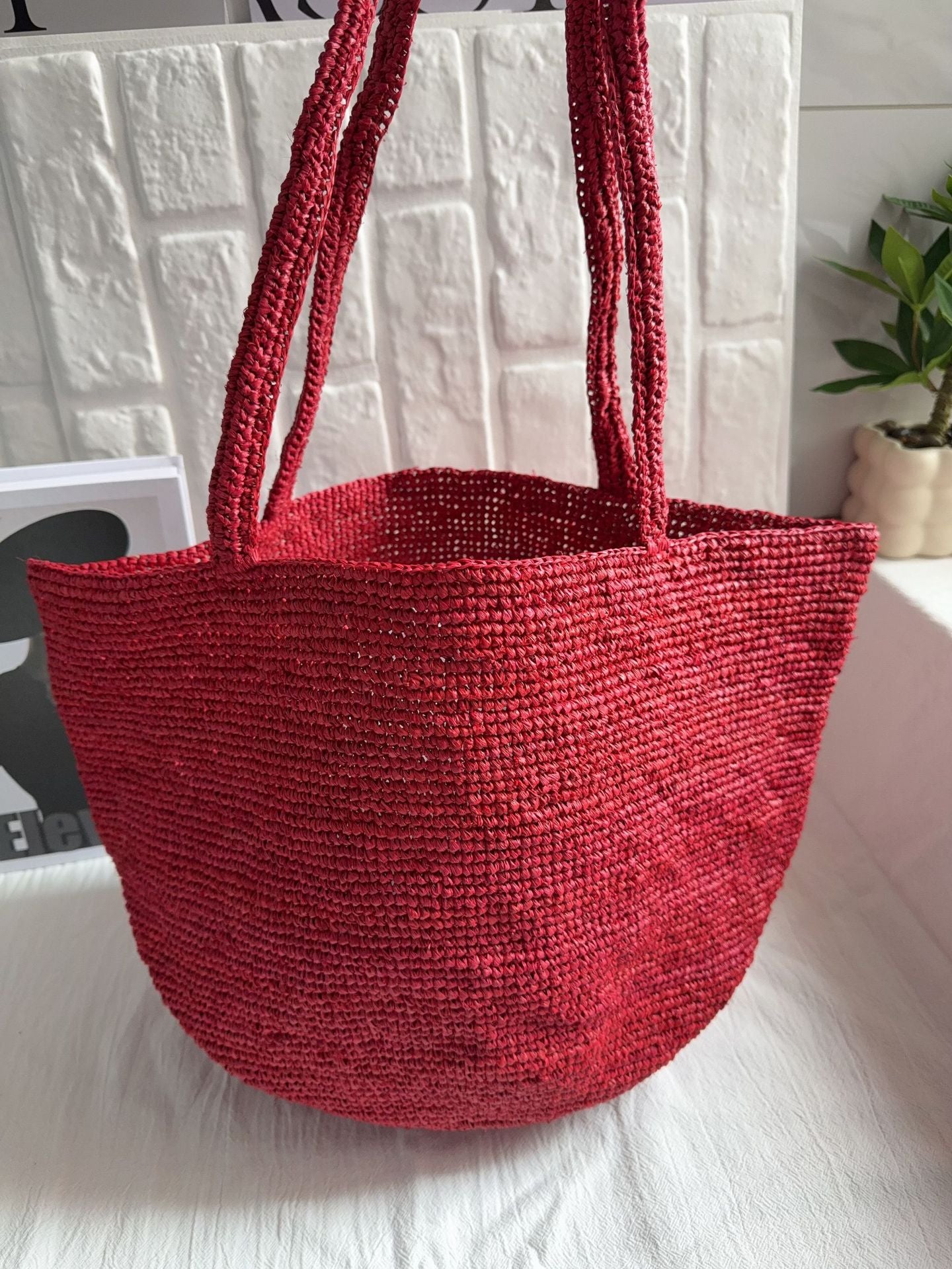 Women's Simple Elegant Handmade Straw Natural Raffia Versatile Large Capacity Women's Messenger Bag
