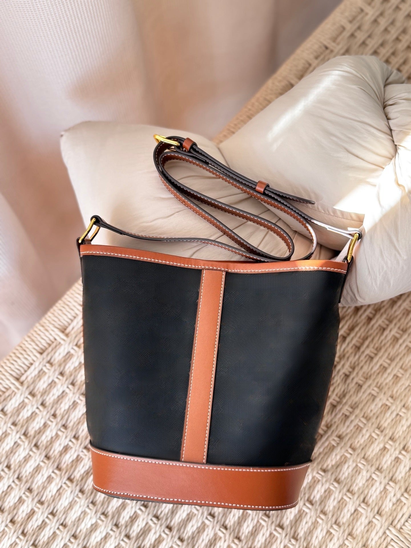 Home Retro Fashion Minimalism Textured Stitching Women's Messenger Bag