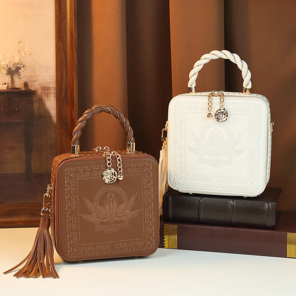 Women's Wild Berry Mesh Embroidered Portable High-grade Small Square Bags