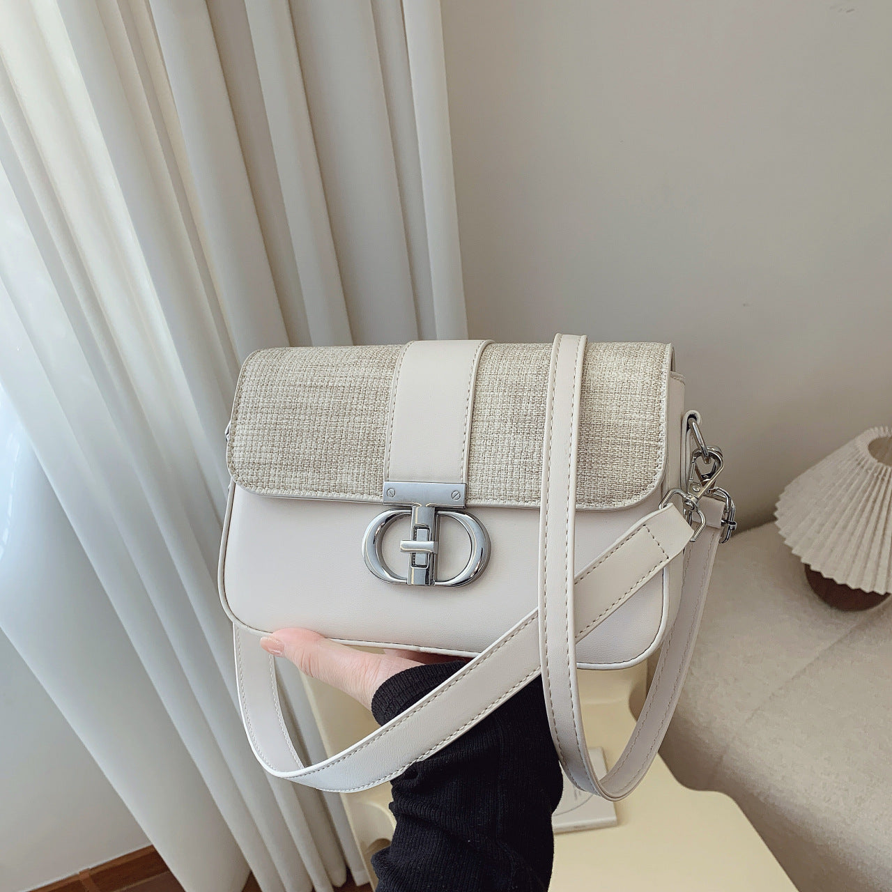 Women's Retro Minority Design Fashionable Chain High Sense Women's Messenger Bag
