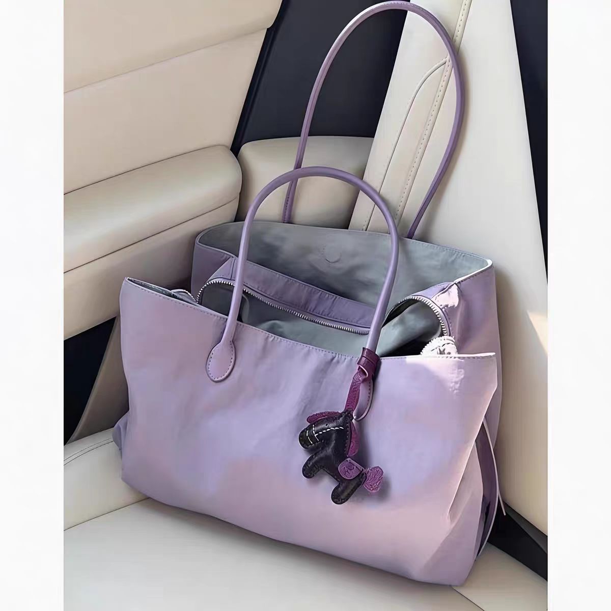 Niche Contrast Color Lightweight Nylon Large Tote Bags
