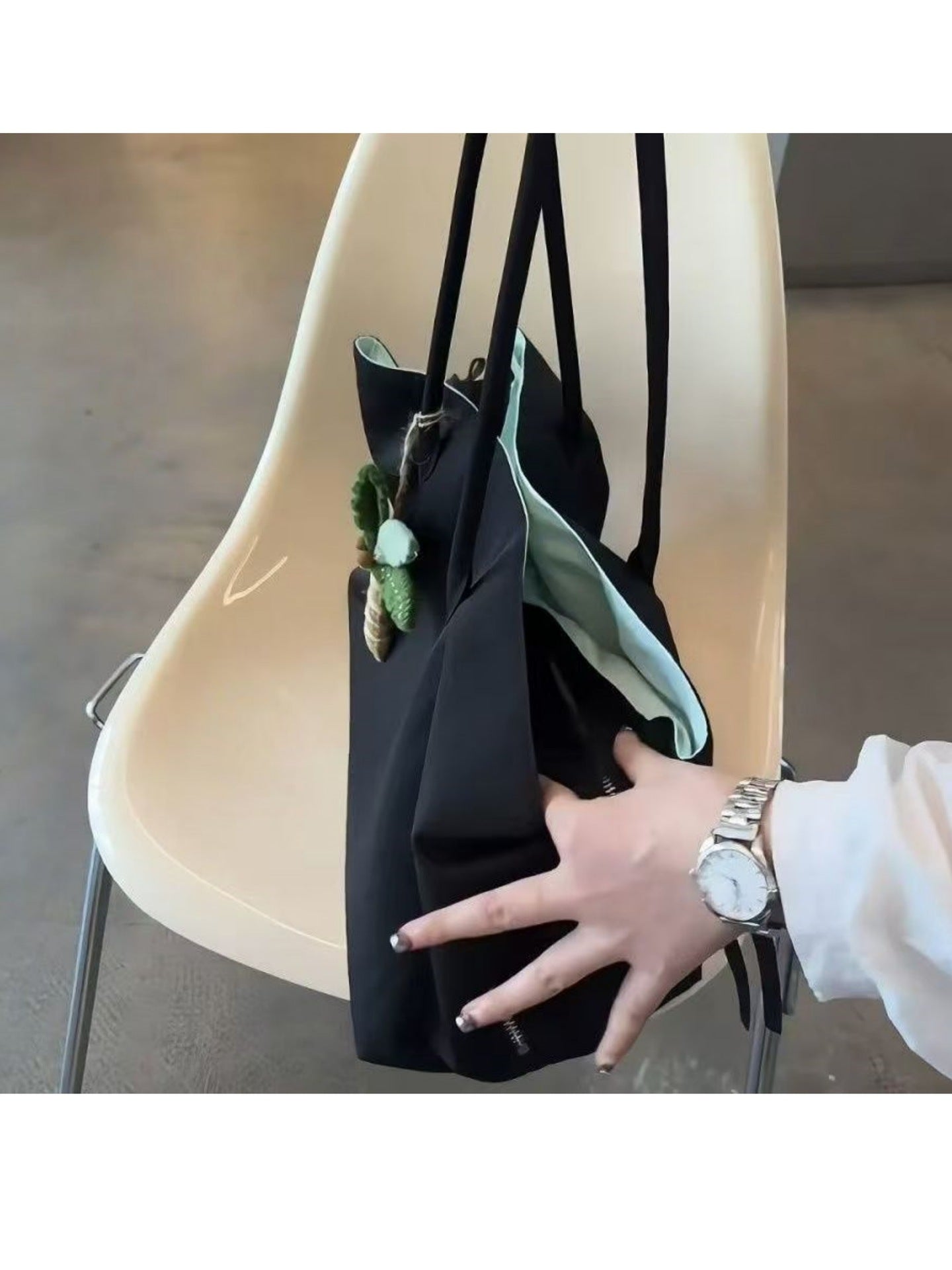 Niche Contrast Color Lightweight Nylon Large Tote Bag